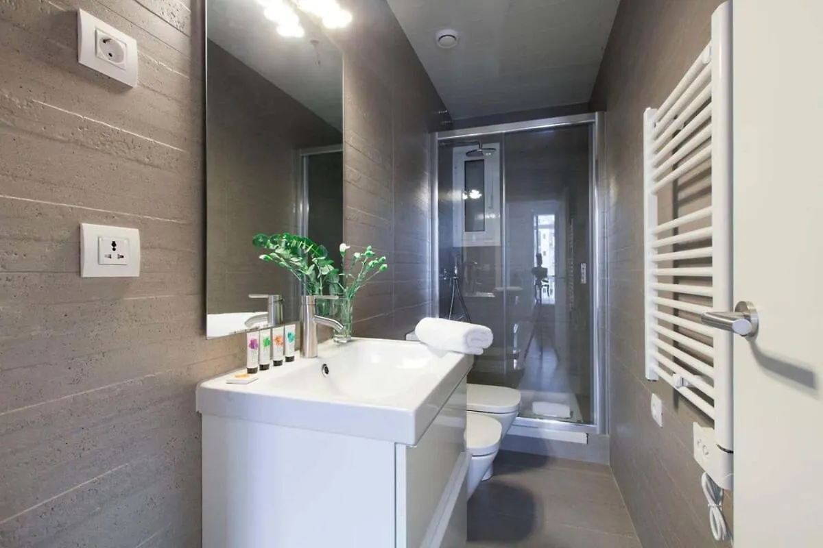 Apartment Gorgeous 4Bed 4Bath Close To City Center Barcelona